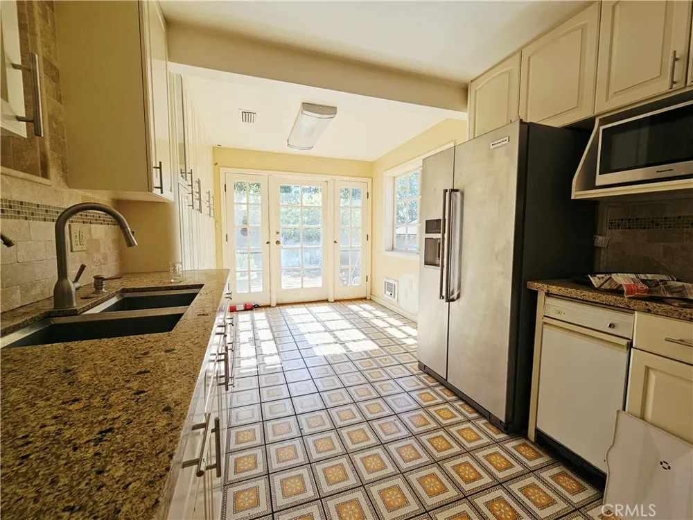 186 5th Avenue Monrovia, CA 91016