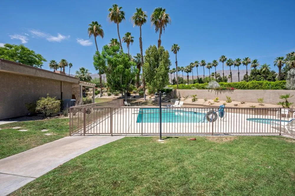 48963 Canyon Crest Lane Palm Desert, CA 92260