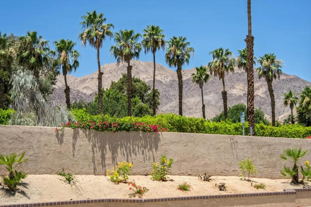48963 Canyon Crest Lane Palm Desert, CA 92260
