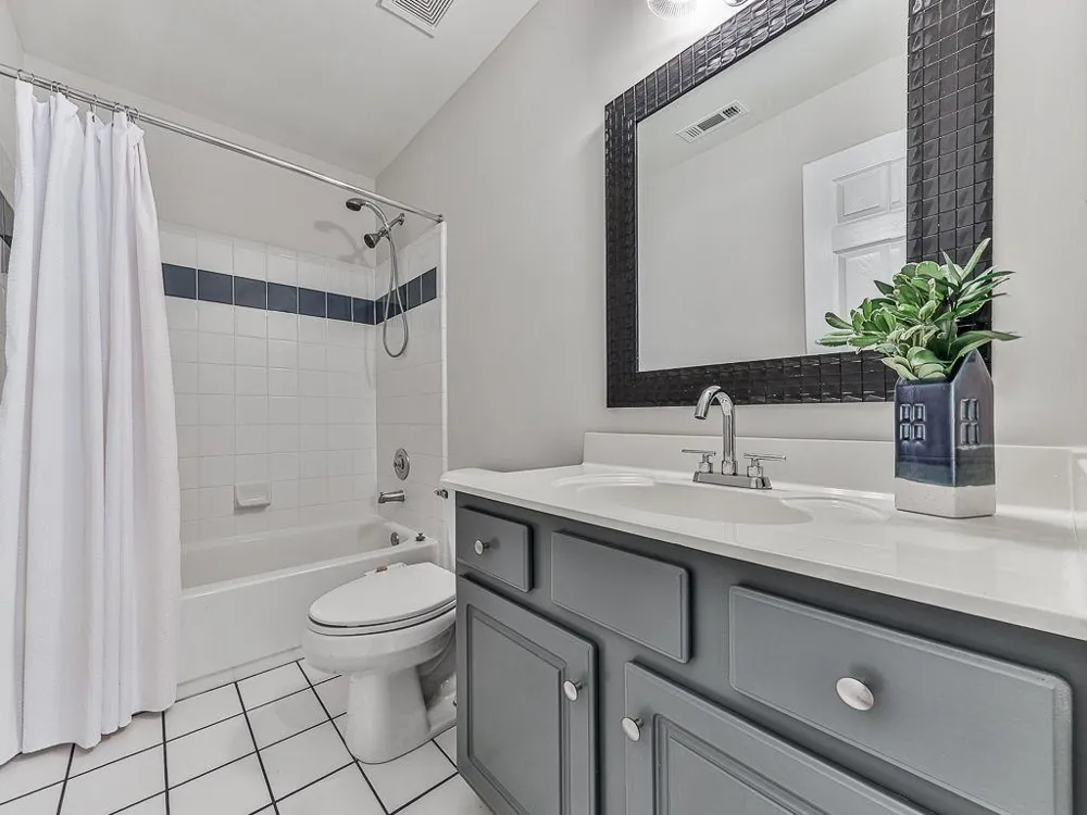 5037 Towne Lake Hills North Woodstock, GA 30189