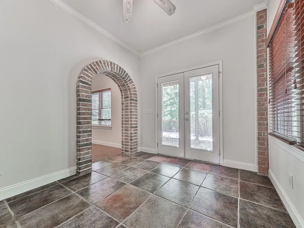 5037 Towne Lake Hills North Woodstock, GA 30189