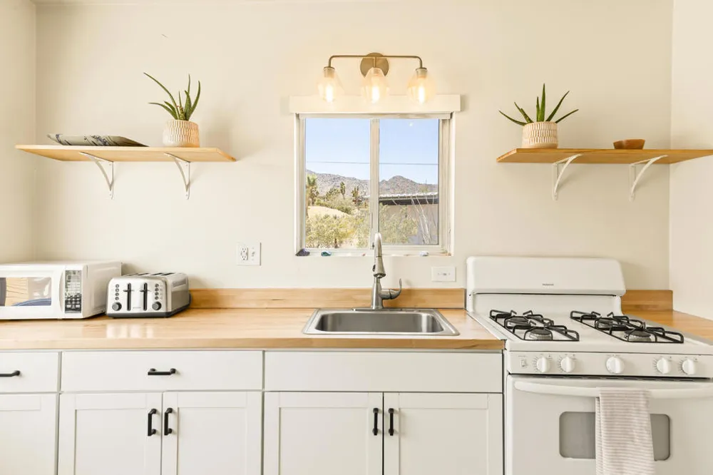 8669 Via Rocosa Road Joshua Tree, CA 92252