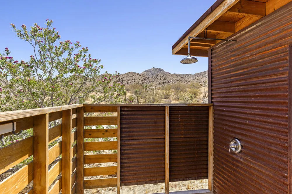 8669 Via Rocosa Road Joshua Tree, CA 92252