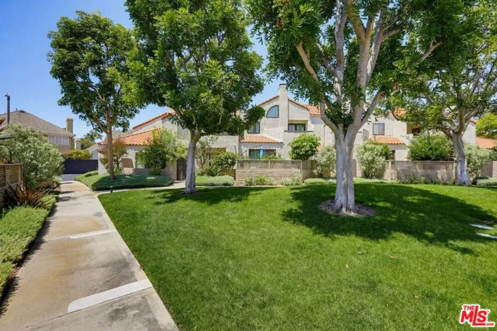 4225 Andros Circle Huntington Beach, CA 92649