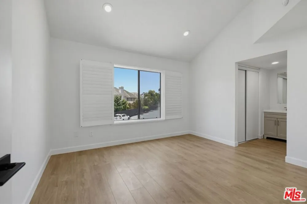 4225 Andros Circle Huntington Beach, CA 92649