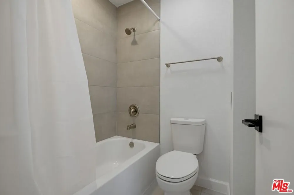 4225 Andros Circle Huntington Beach, CA 92649