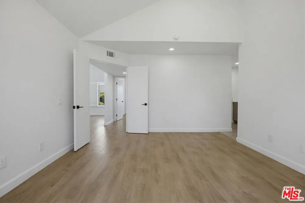 4225 Andros Circle Huntington Beach, CA 92649