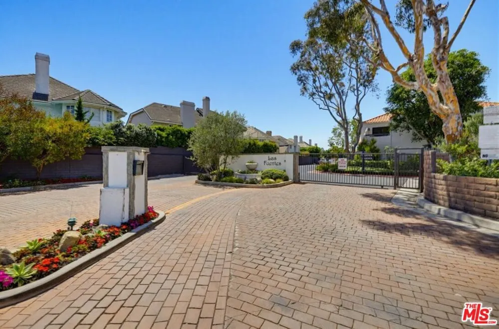 4225 Andros Circle Huntington Beach, CA 92649
