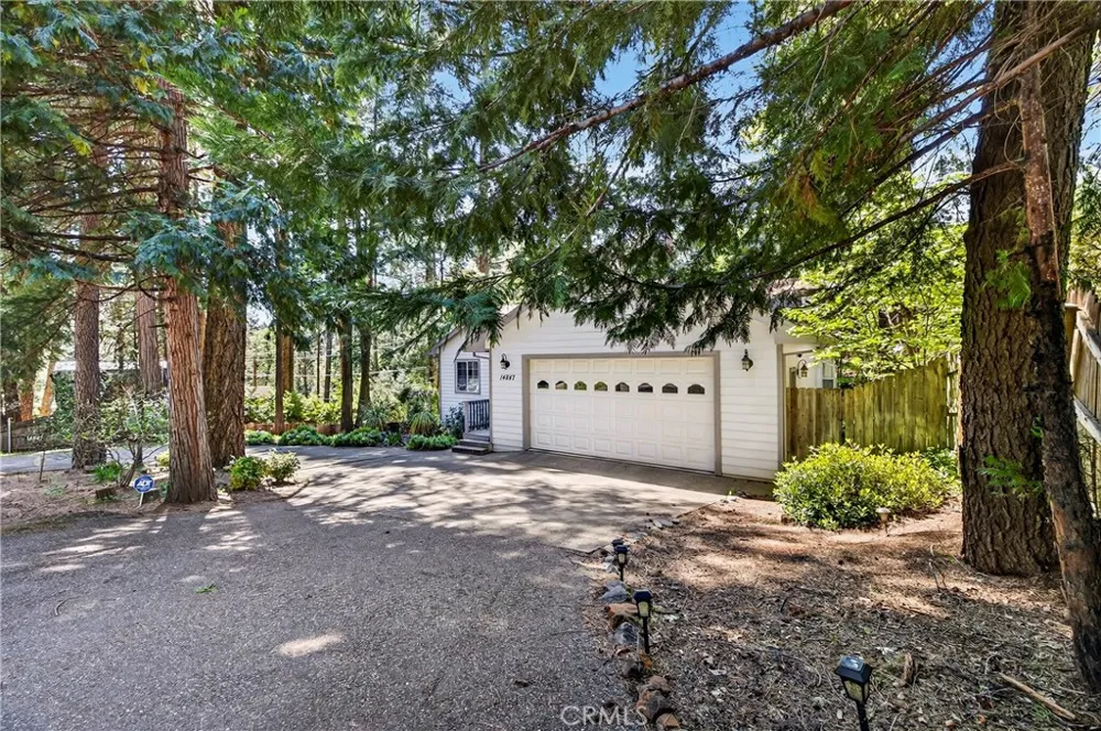 14847 Crescent Magalia, CA 95954