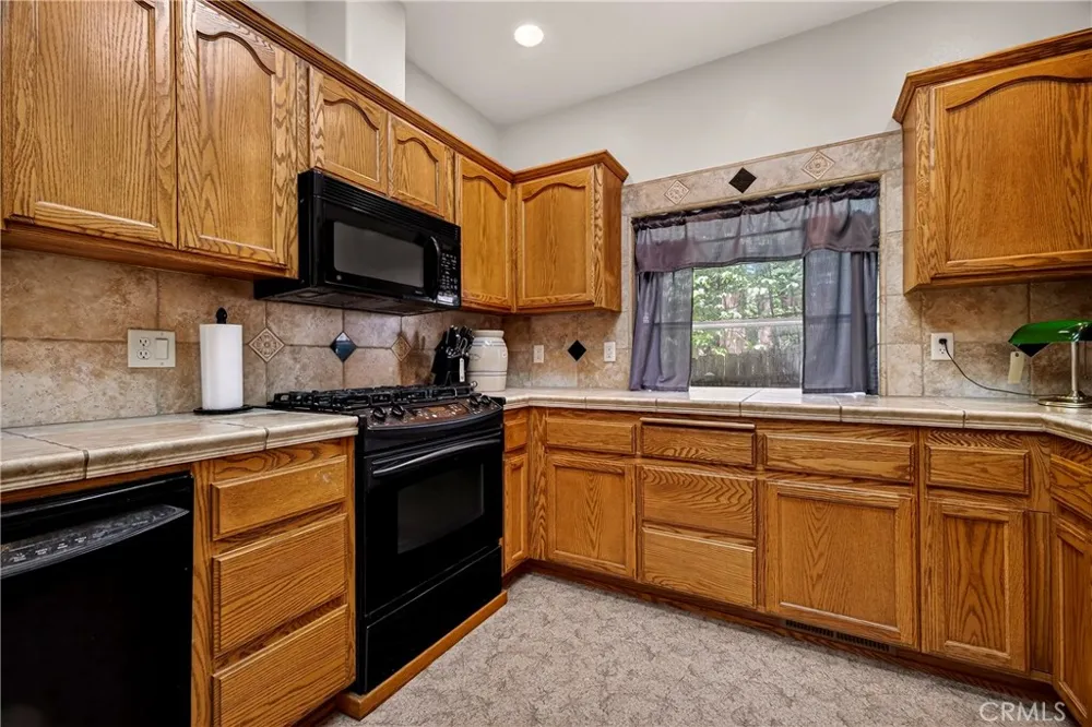 14847 Crescent Magalia, CA 95954