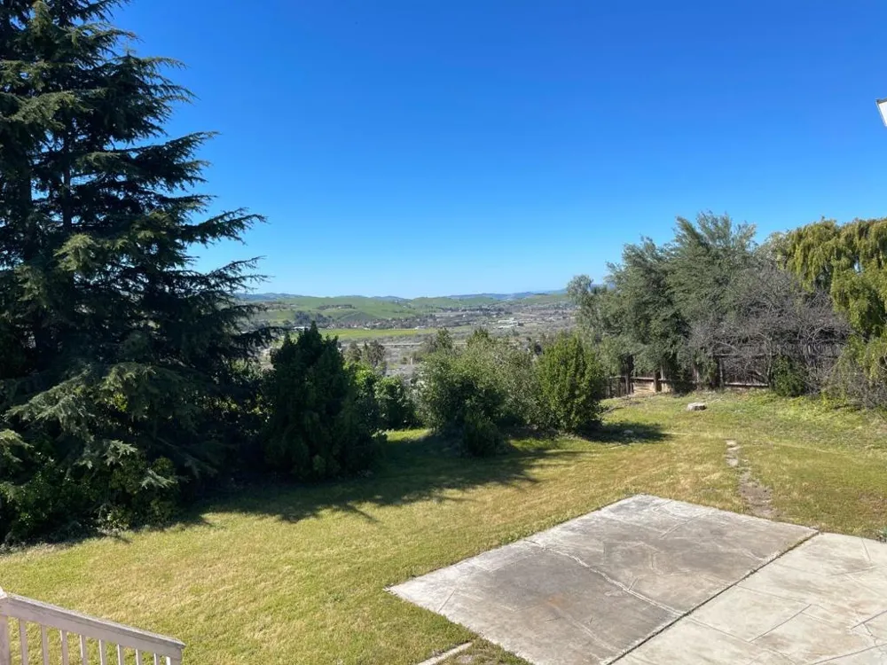 60 Franks Drive Hollister, CA 95023
