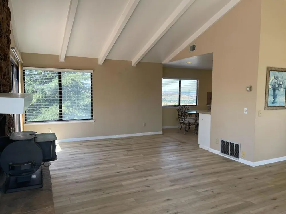 60 Franks Drive Hollister, CA 95023