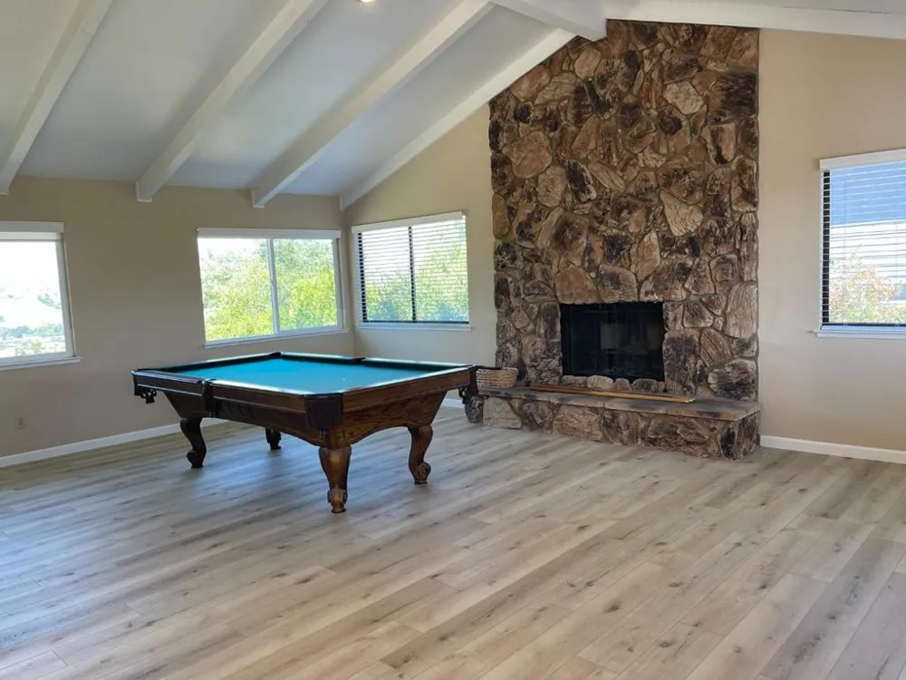 60 Franks Drive Hollister, CA 95023