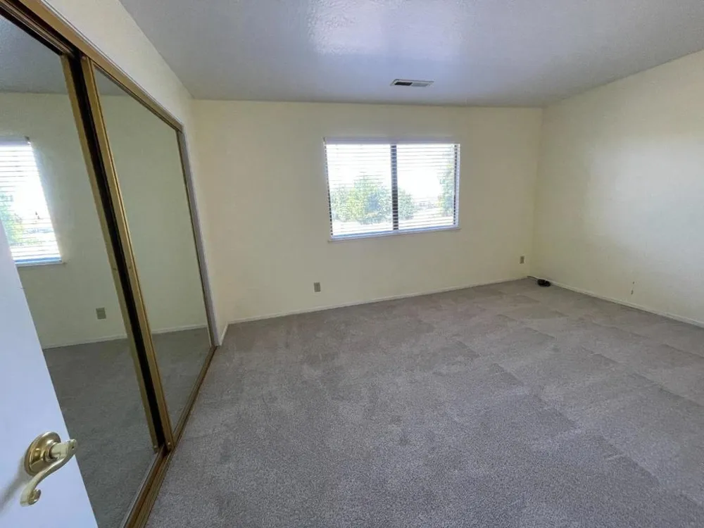 60 Franks Drive Hollister, CA 95023