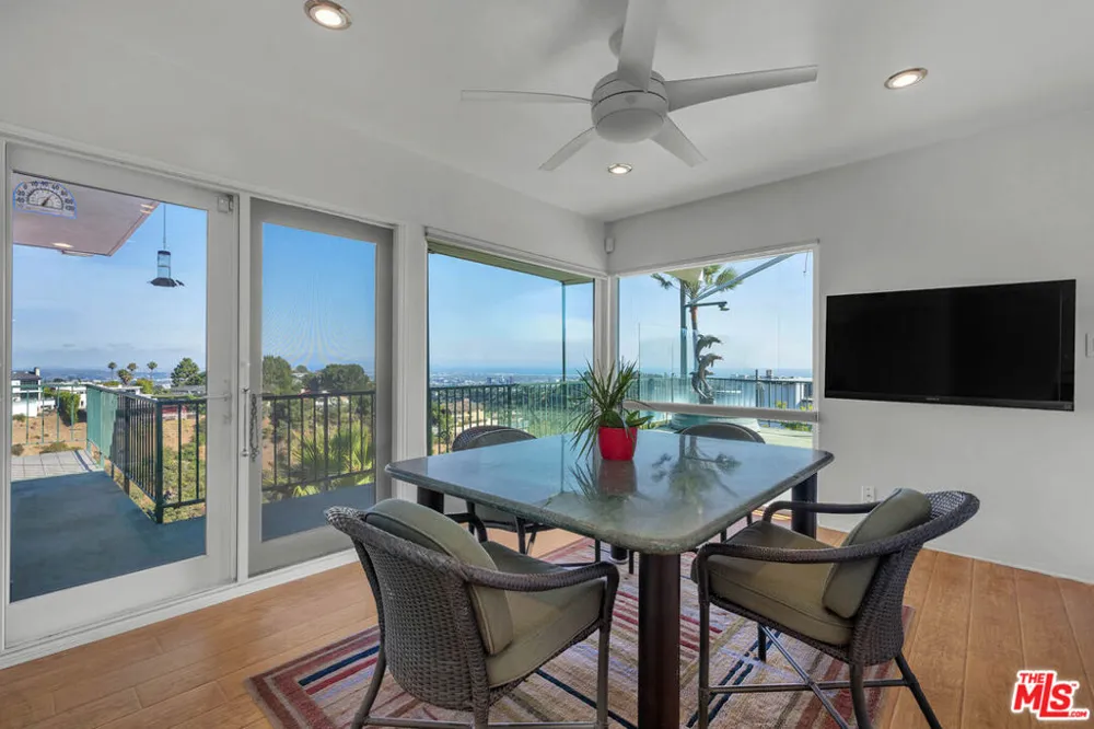 10924 Savona Road Los Angeles, CA 90077