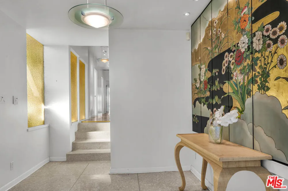 10924 Savona Road Los Angeles, CA 90077