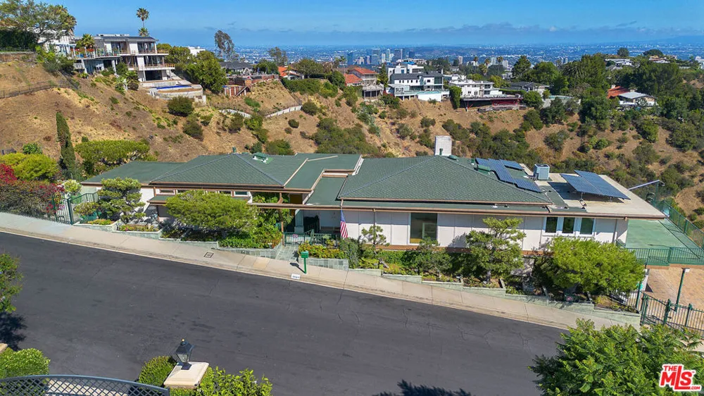 10924 Savona Road Los Angeles, CA 90077