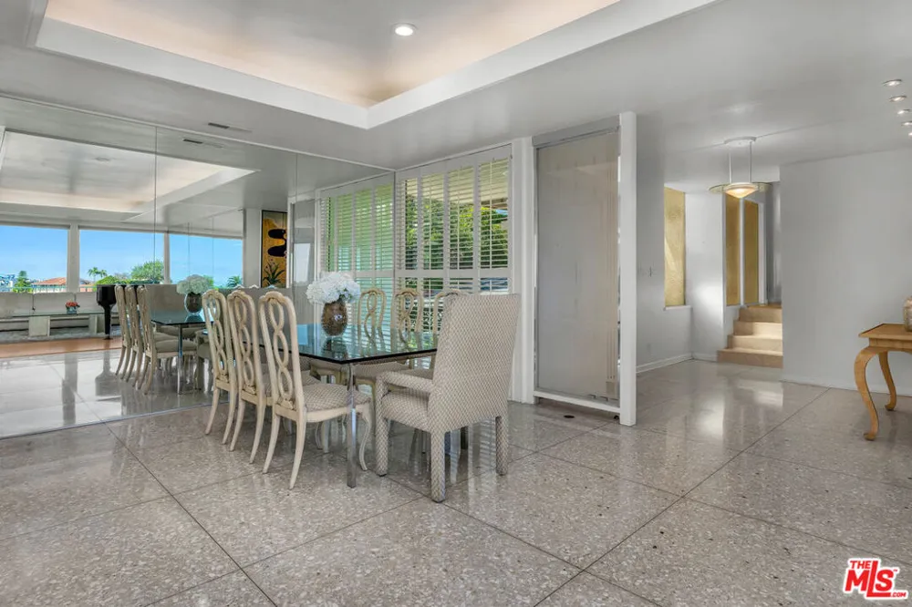 10924 Savona Road Los Angeles, CA 90077