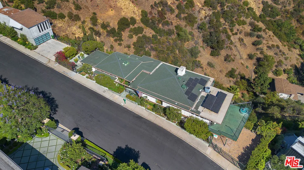 10924 Savona Road Los Angeles, CA 90077