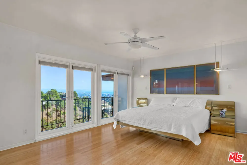 10924 Savona Road Los Angeles, CA 90077