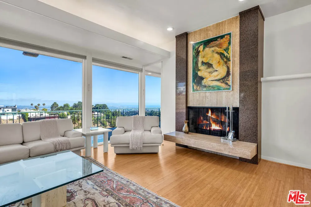 10924 Savona Road Los Angeles, CA 90077