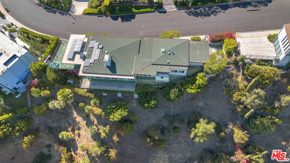10924 Savona Road Los Angeles, CA 90077