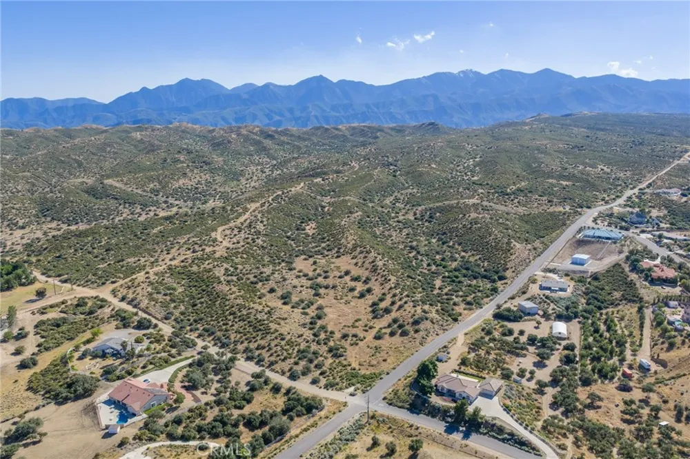 9785 Whitehaven Hesperia, CA 92344