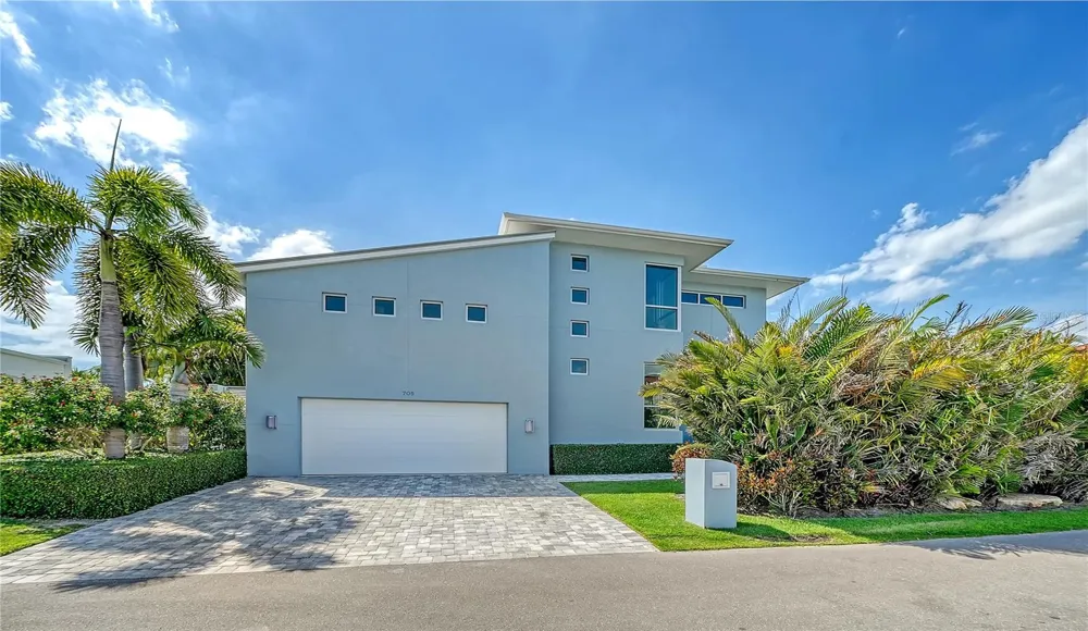 705 JUNGLE QUEEN WAY Longboat Key, FL 34228