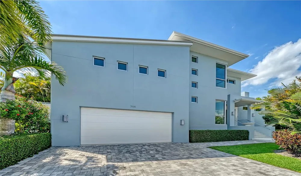705 JUNGLE QUEEN WAY Longboat Key, FL 34228