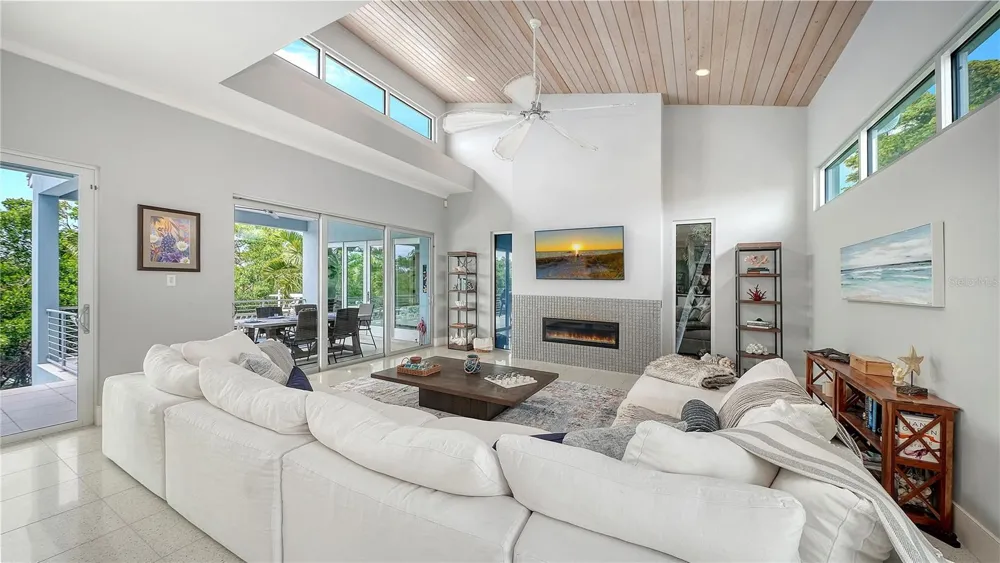 705 JUNGLE QUEEN WAY Longboat Key, FL 34228