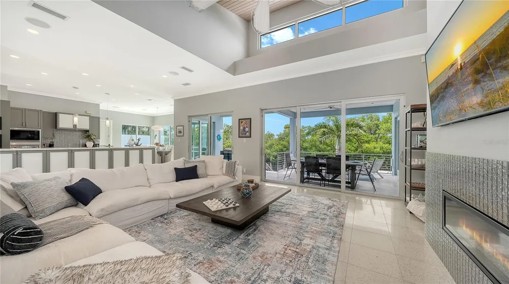 705 JUNGLE QUEEN WAY Longboat Key, FL 34228