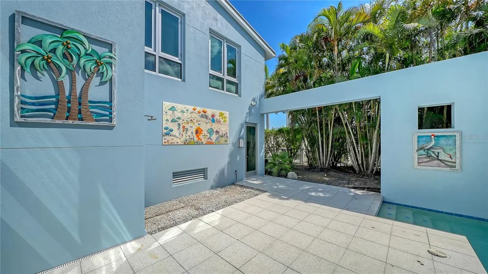 705 JUNGLE QUEEN WAY Longboat Key, FL 34228