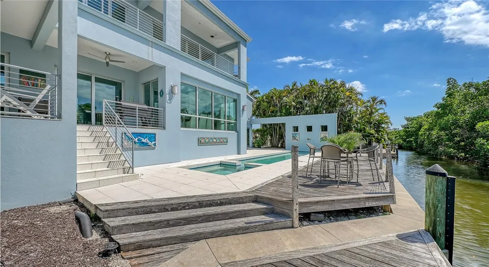 705 JUNGLE QUEEN WAY Longboat Key, FL 34228