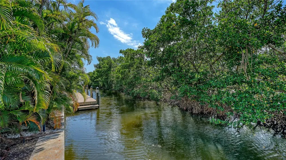 705 JUNGLE QUEEN WAY Longboat Key, FL 34228