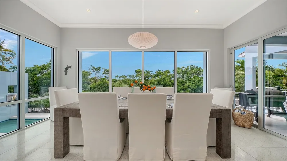 705 JUNGLE QUEEN WAY Longboat Key, FL 34228