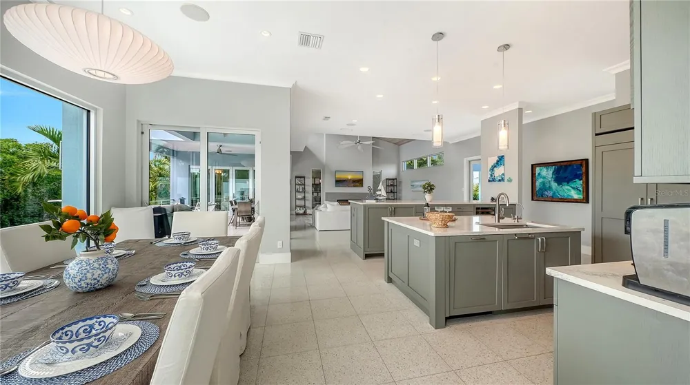 705 JUNGLE QUEEN WAY Longboat Key, FL 34228