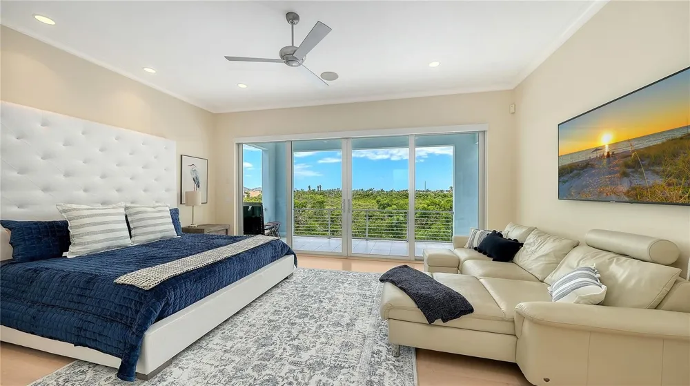 705 JUNGLE QUEEN WAY Longboat Key, FL 34228