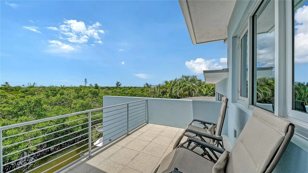 705 JUNGLE QUEEN WAY Longboat Key, FL 34228