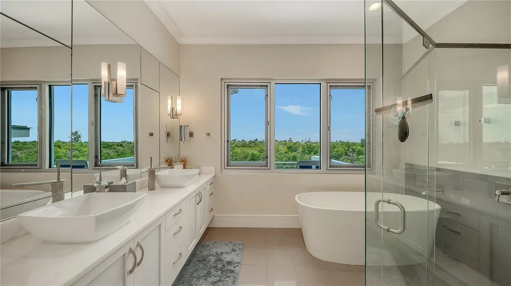 705 JUNGLE QUEEN WAY Longboat Key, FL 34228