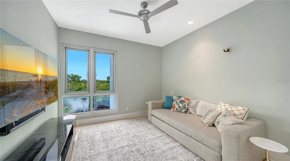 705 JUNGLE QUEEN WAY Longboat Key, FL 34228