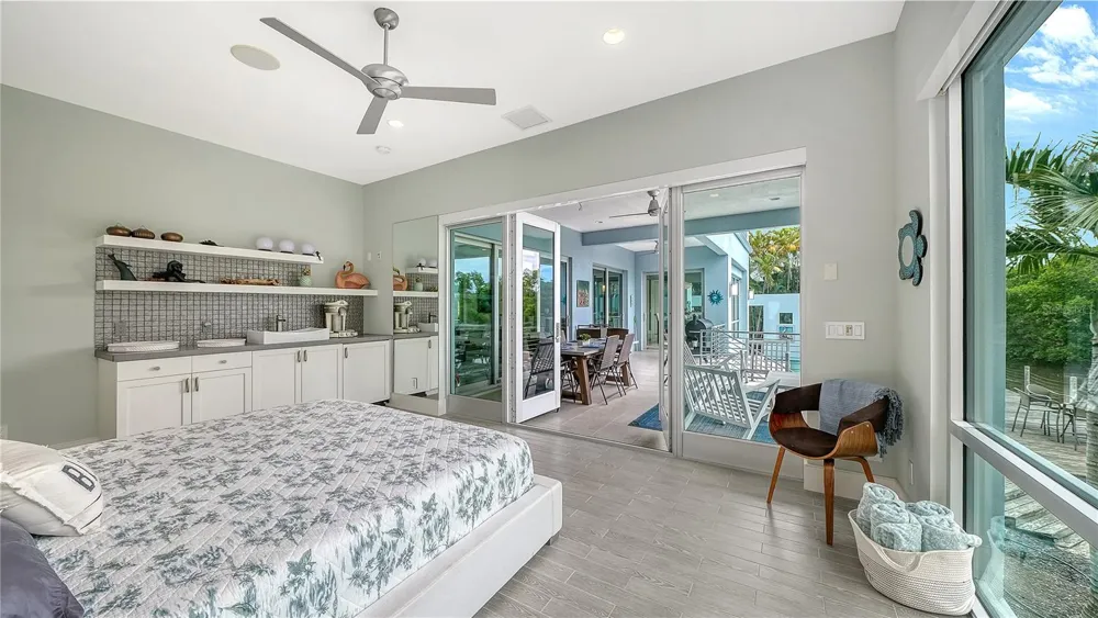 705 JUNGLE QUEEN WAY Longboat Key, FL 34228
