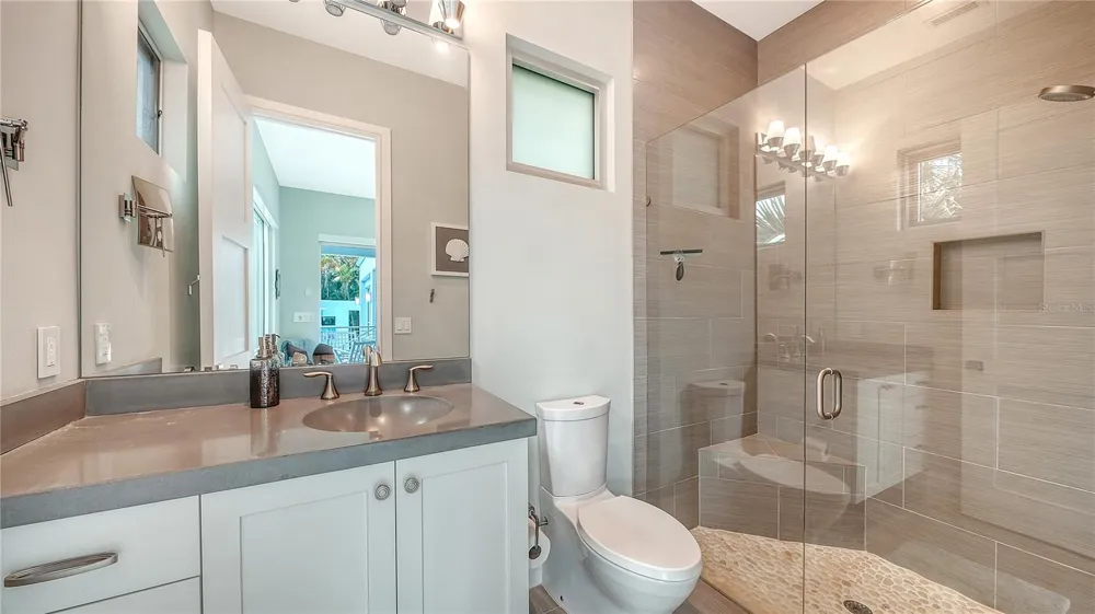 705 JUNGLE QUEEN WAY Longboat Key, FL 34228