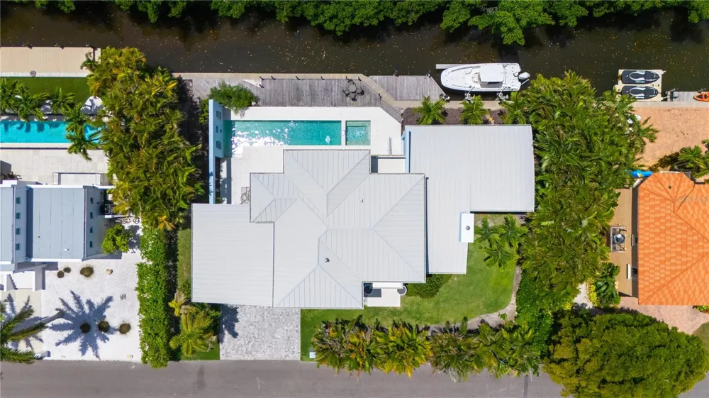 705 JUNGLE QUEEN WAY Longboat Key, FL 34228