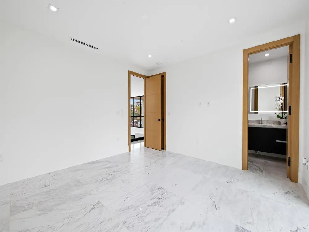 111 Fiesta Way Fort Lauderdale, FL 33301