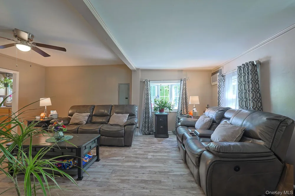 18 Sunset Trail Pine Bush, NY 12566