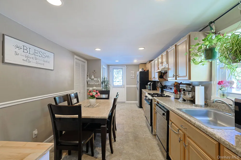 18 Sunset Trail Pine Bush, NY 12566