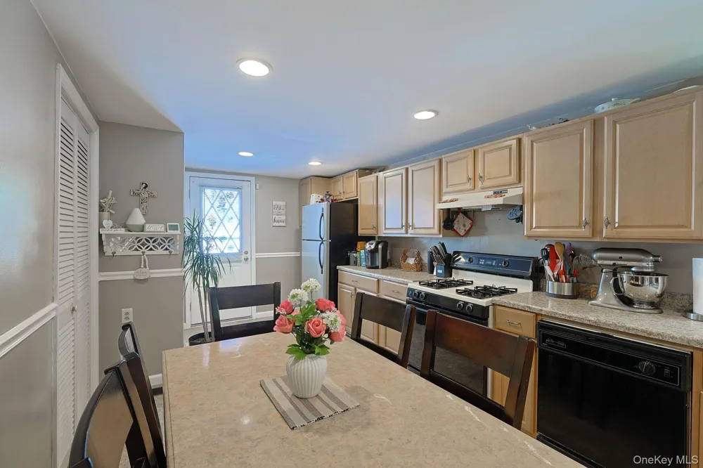 18 Sunset Trail Pine Bush, NY 12566