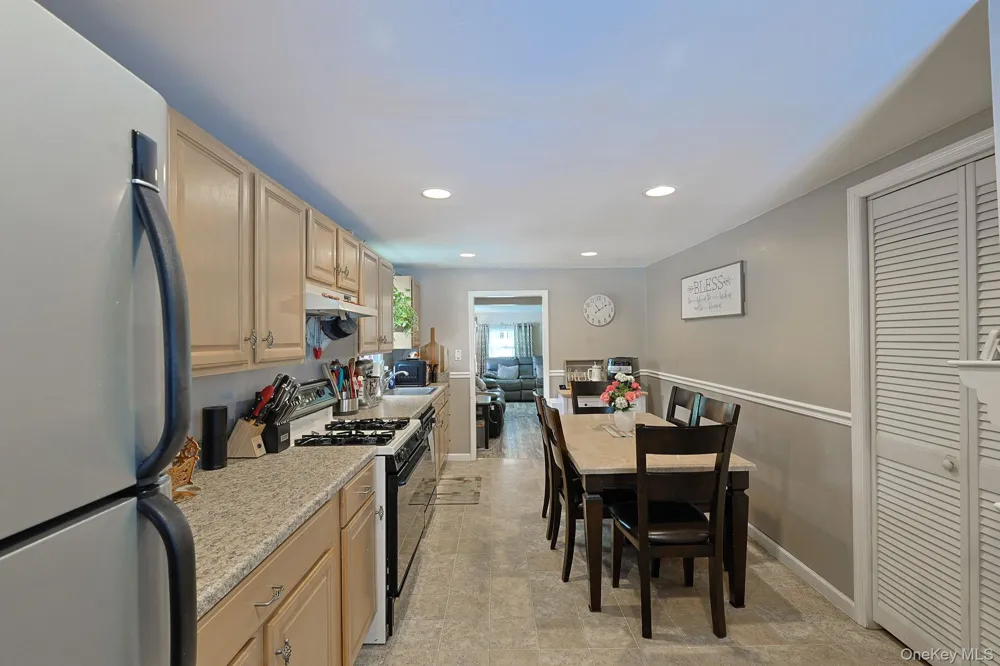 18 Sunset Trail Pine Bush, NY 12566