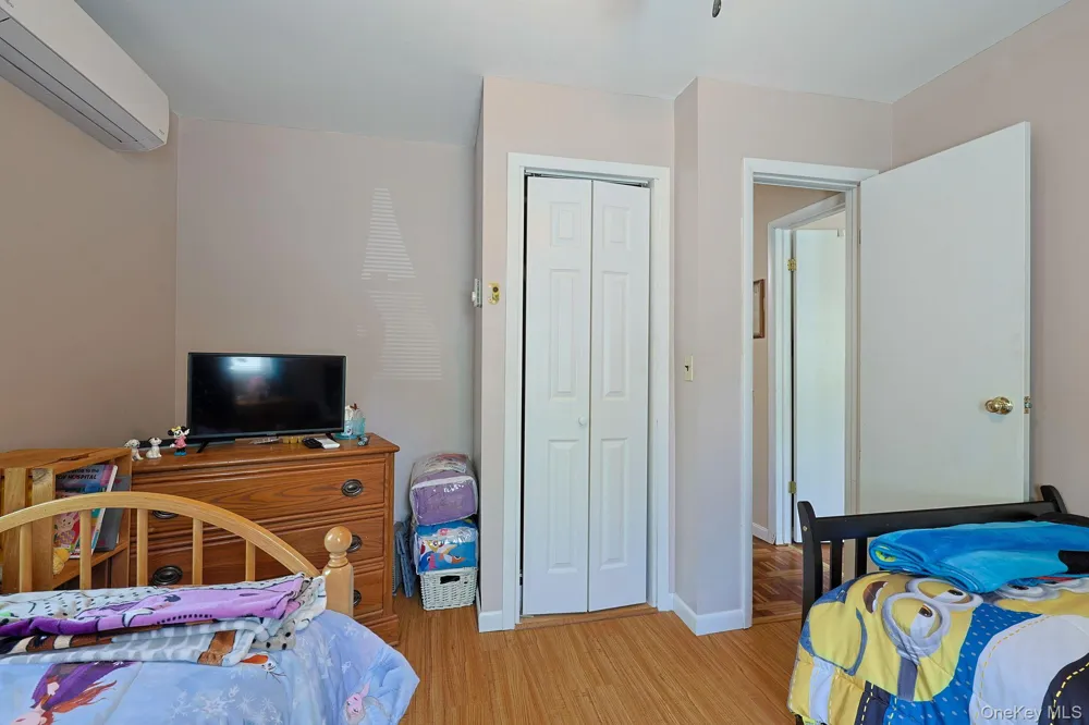 18 Sunset Trail Pine Bush, NY 12566