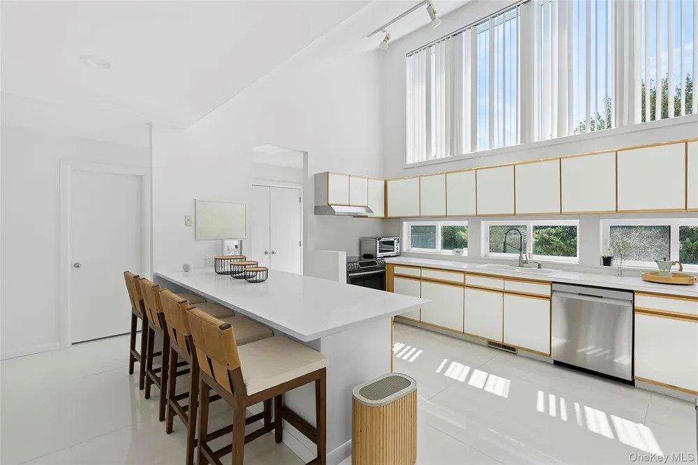 84 Inlet Road E Southampton, NY 11968